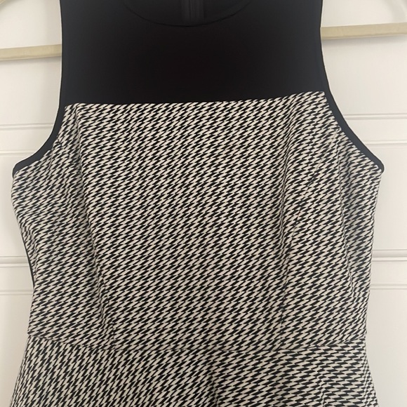 Tibi Houndstooth Peplum Top - Picture 4 of 8